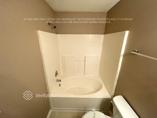 Building Photo - 3049 Parade Ln SW