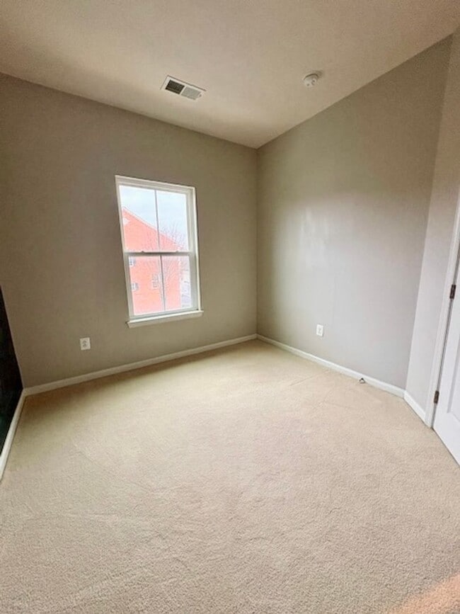 Building Photo - 3542 Spring Street S