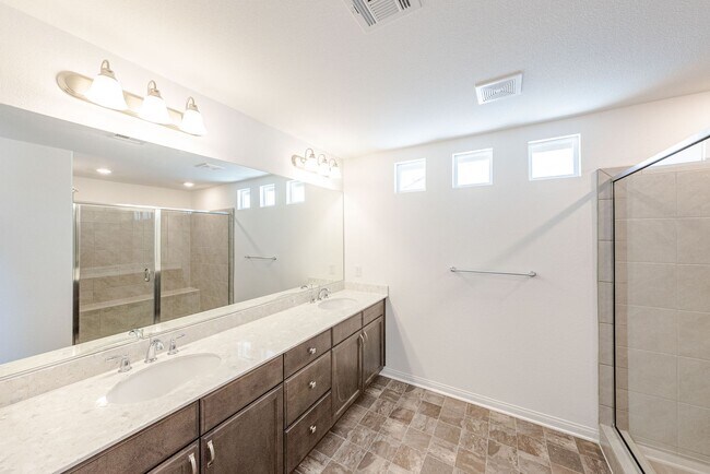 Building Photo - Fantastic two-story single-family house