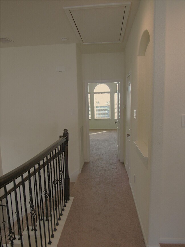 Building Photo - 17043 Amarose Dr