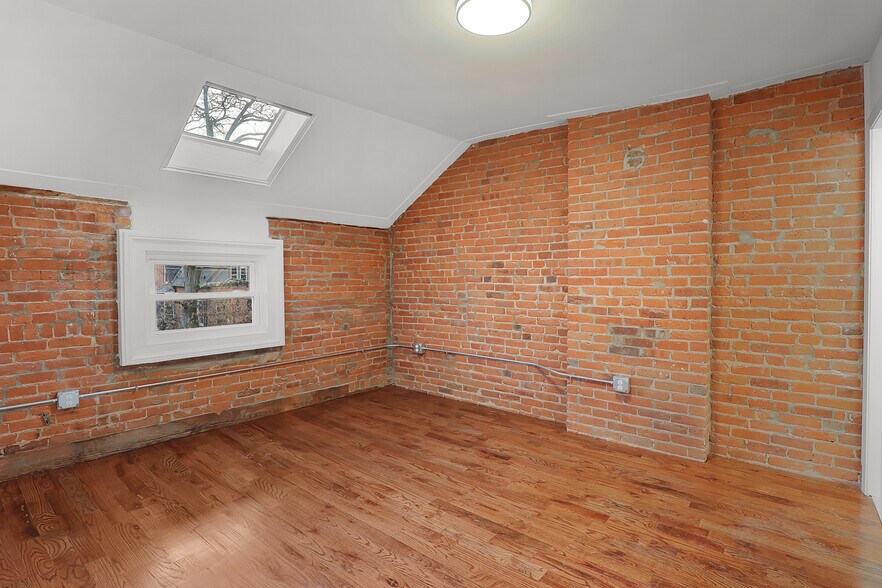 Building Photo - 57 Trumbull St