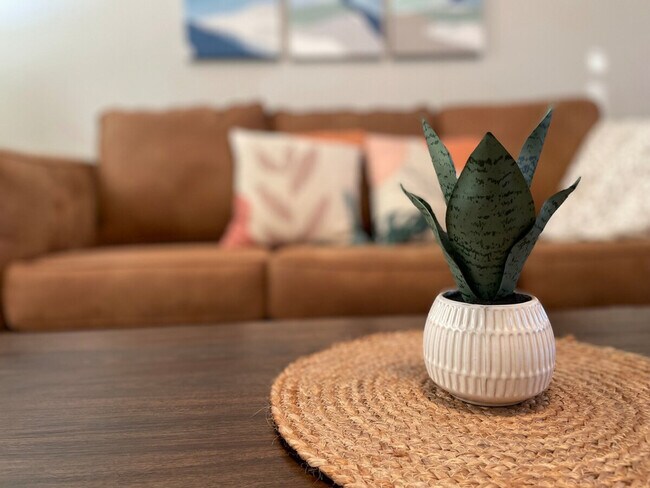 Building Photo - 2713 N Locust St