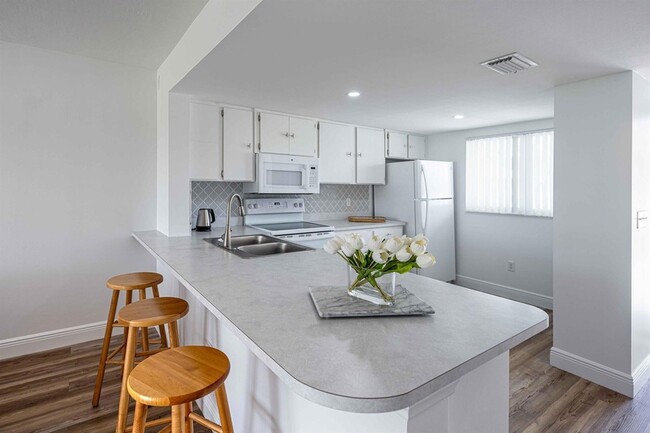 Building Photo - 1405 Palm Beach Trace Dr