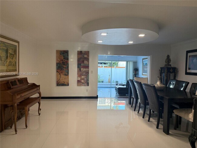 Building Photo - 13505 NE 23rd Ct