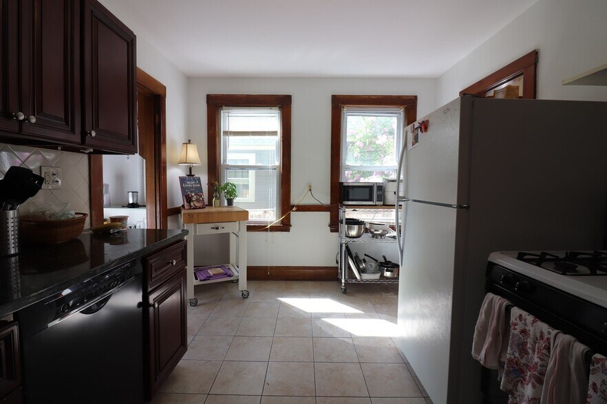 Building Photo - 209 Aspinwall Ave