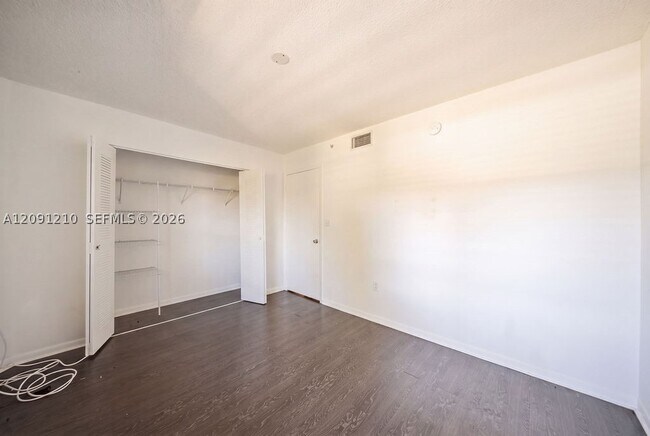 Building Photo - 771 N Pine Island Rd