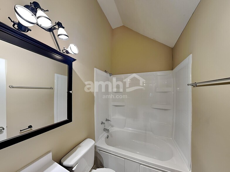 Building Photo - 1642 Zurich Dr