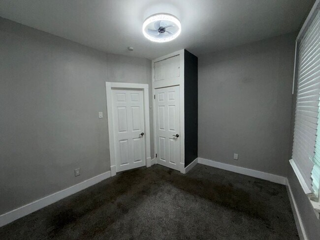 Building Photo - Lovely 2 Bedroom / 1 Bath for Rent - Section 8 Welcome