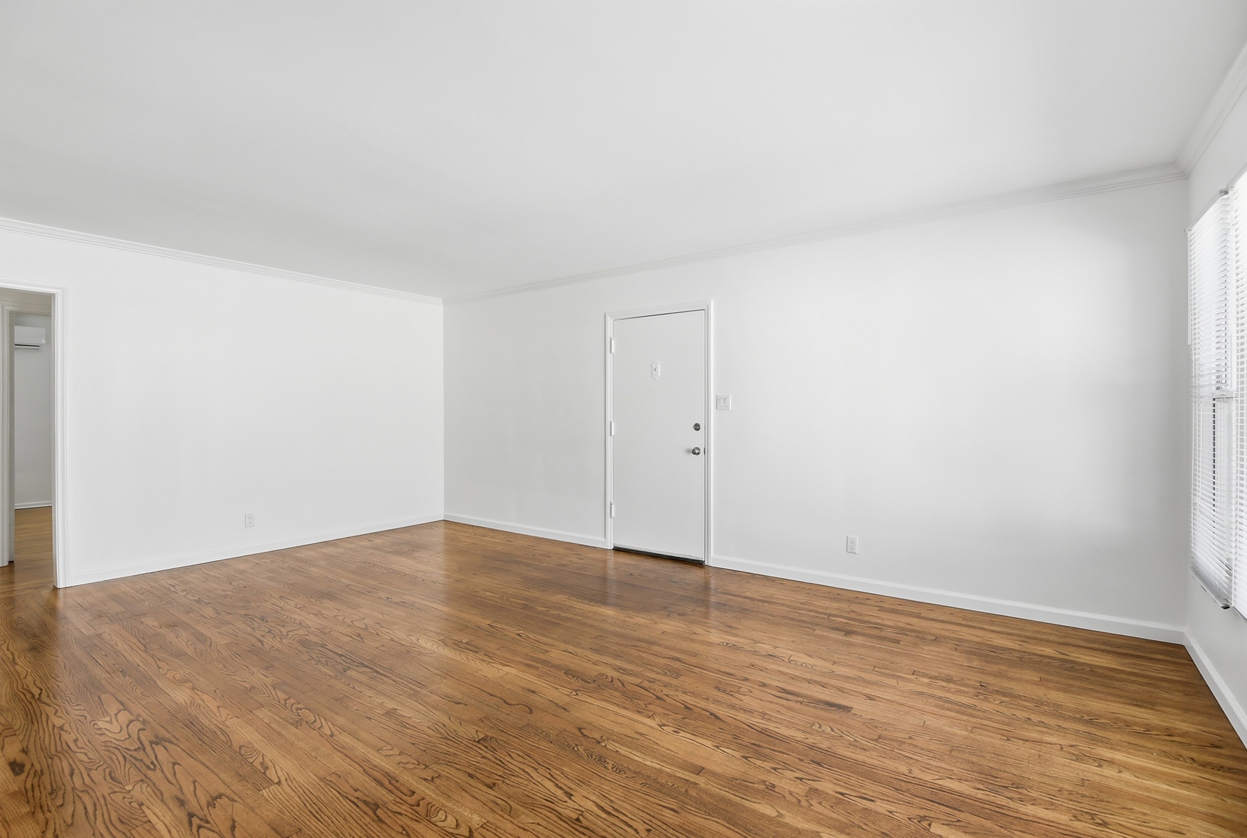 Building Photo - 722 1/2 N Edinburgh Ave