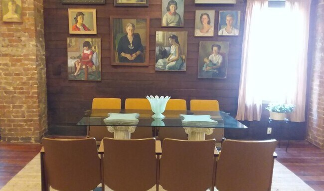 Dining Area - 1221 N Tonti St
