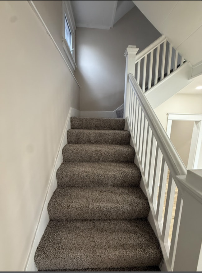 Building Photo - Giant, Newly Renovated Home in New Kensington!
