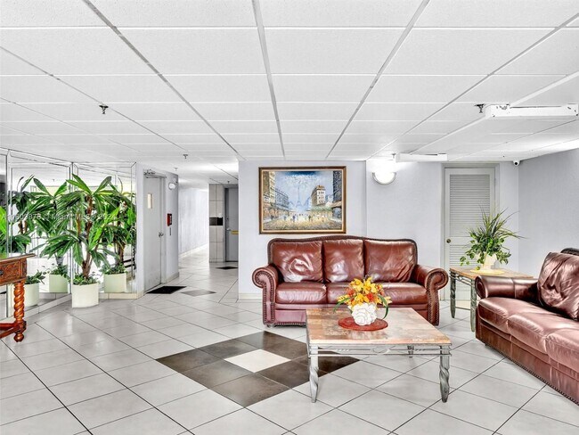 Building Photo - 250 181 Dr