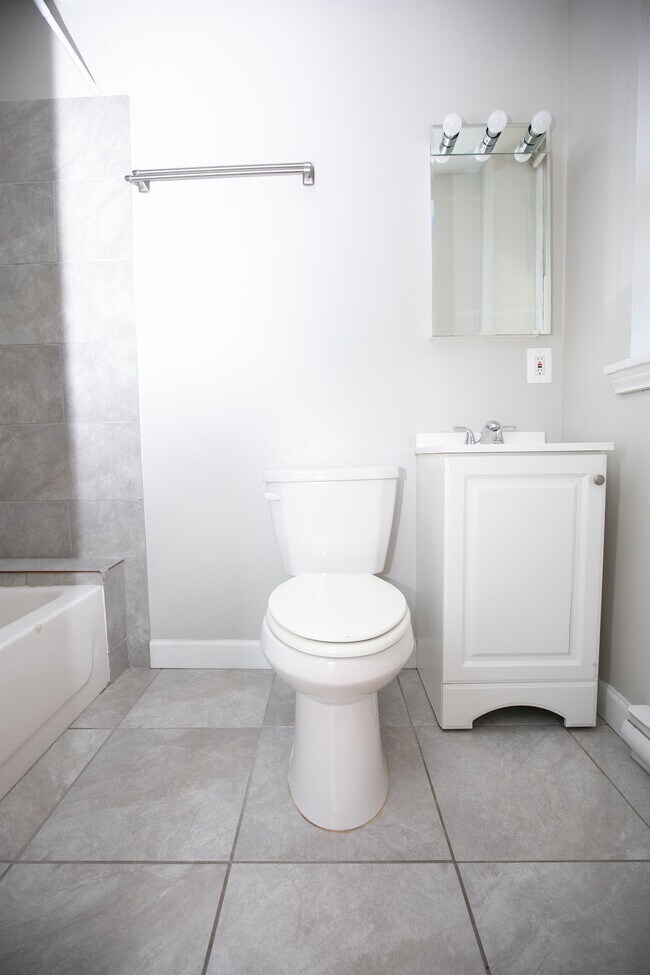 Building Photo - 1114 Spruce St