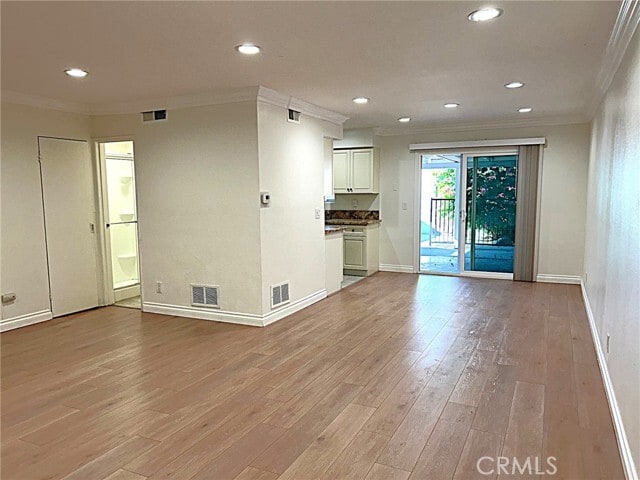 Building Photo - 1787 W Greenleaf Ave