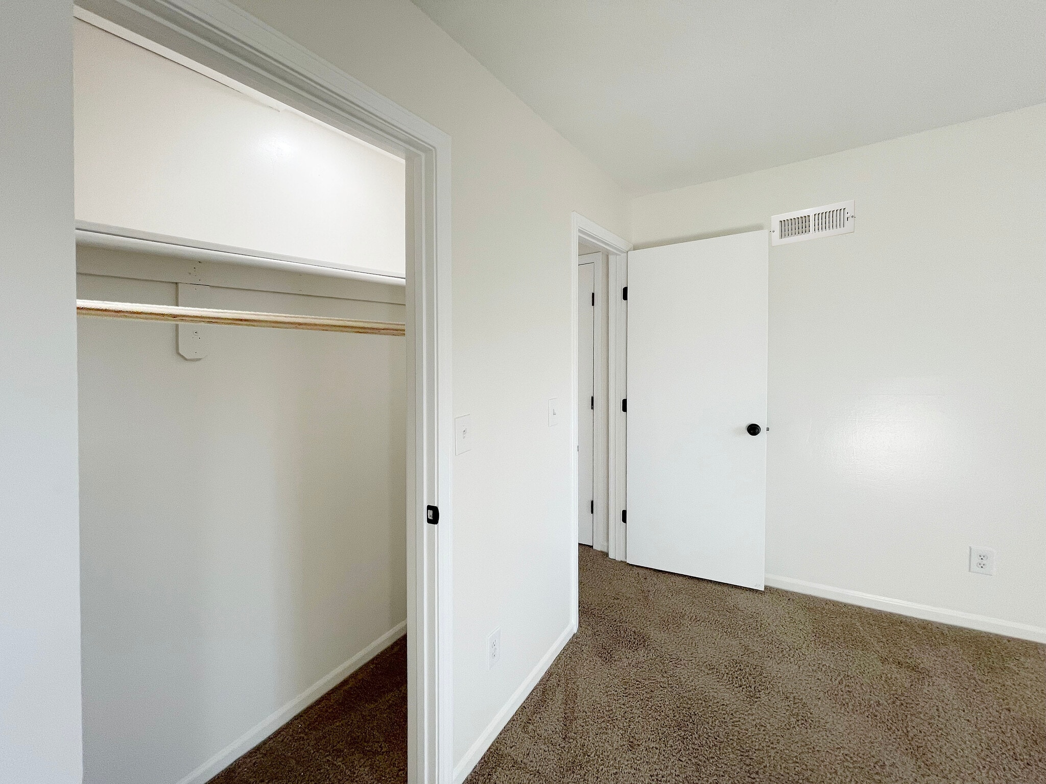 Building Photo - 7104 Orchard Ct