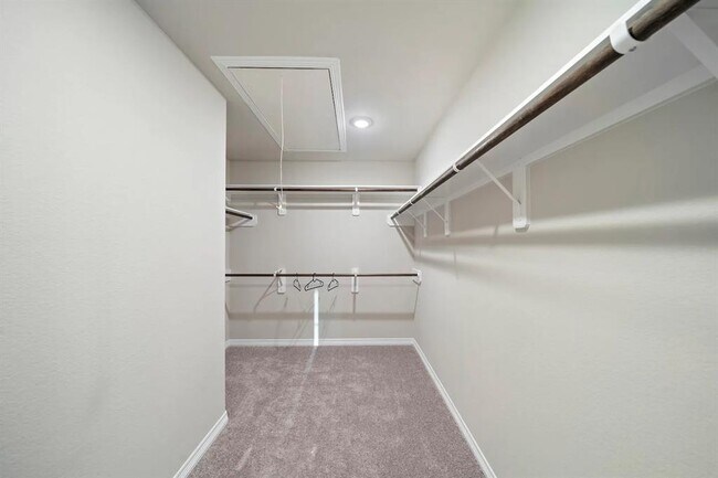 Building Photo - 714 Lee St