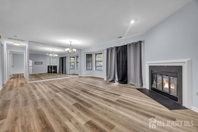 Building Photo - 604 Woodhaven Dr