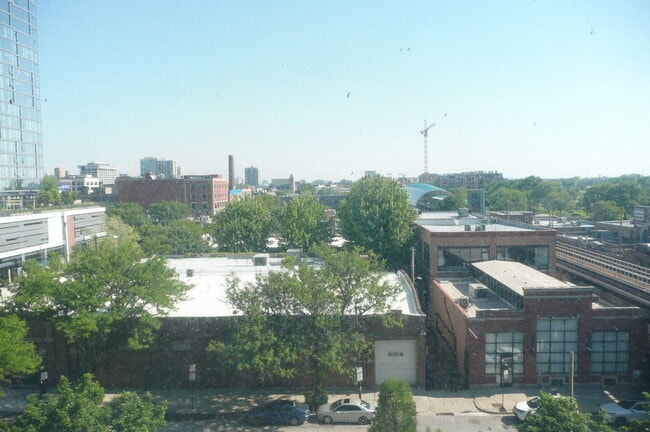 Building Photo - 2024 S Wabash Ave