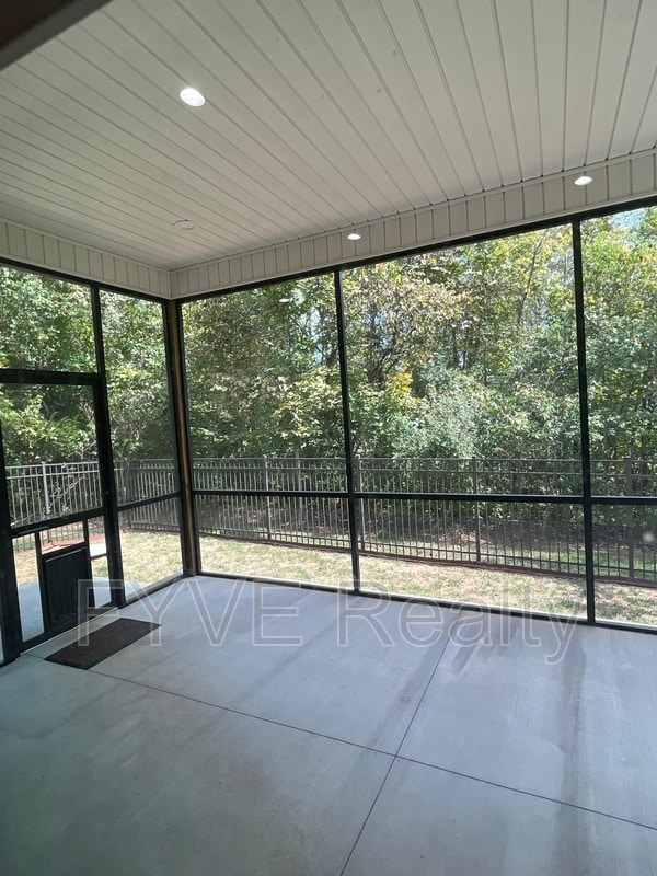 Building Photo - 120 Utsesti Way