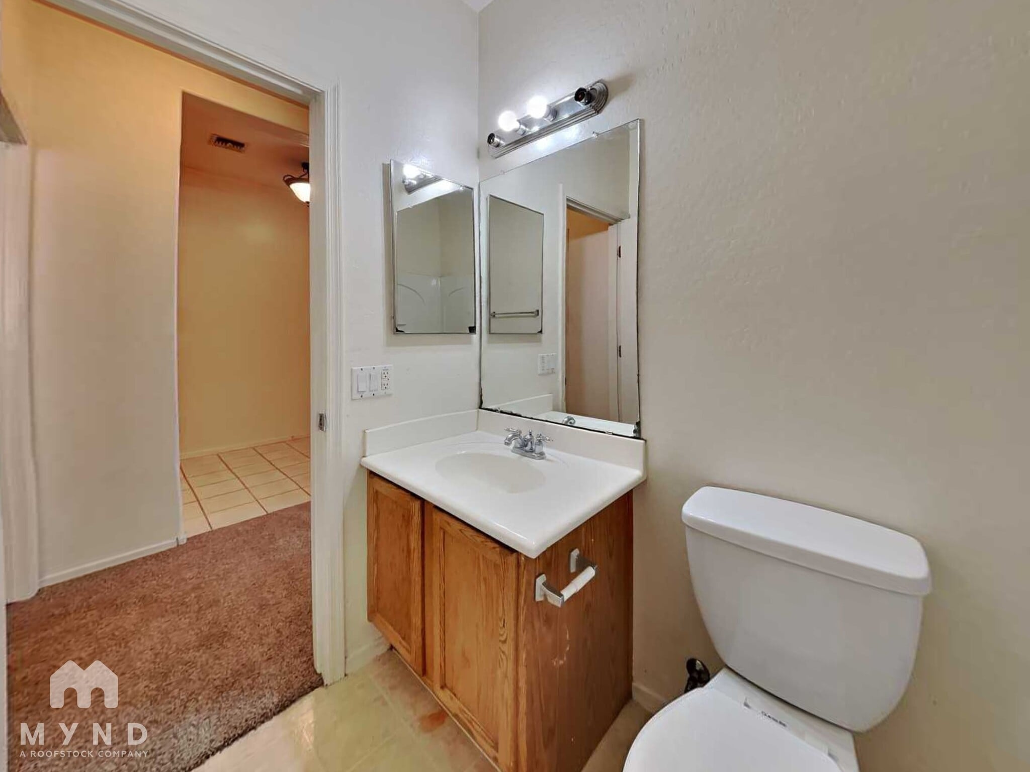 Building Photo - 8028 W Forest Grove Ave