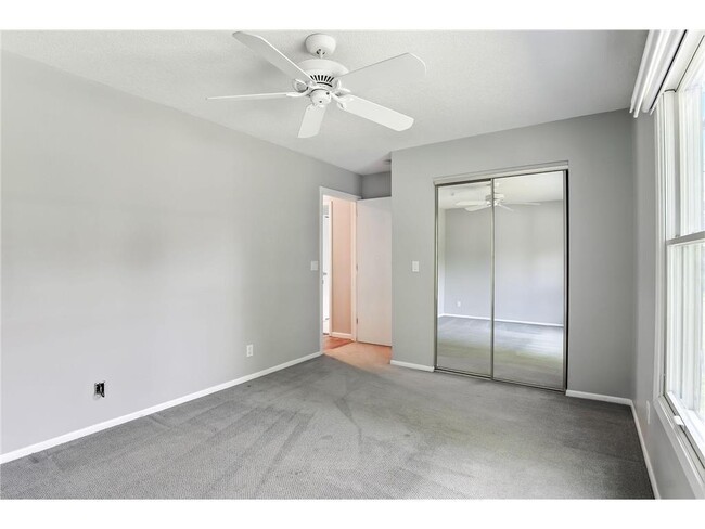 Building Photo - 455 Black Oaks Ln N
