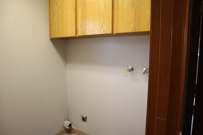 Building Photo - 1508 SE Solomon Loop