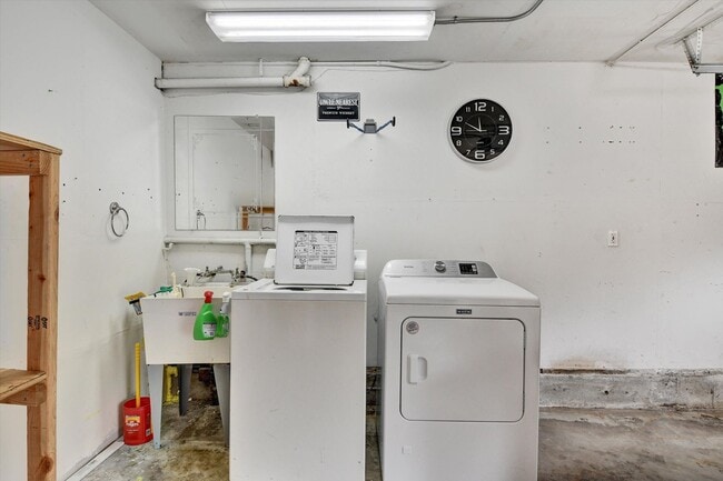 Building Photo - Spacious & Stylish Home in Pacifica’s Desirable Fairmont Neighborhood