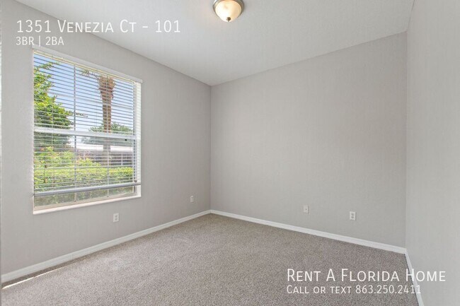 Building Photo - 1351 Venezia Ct