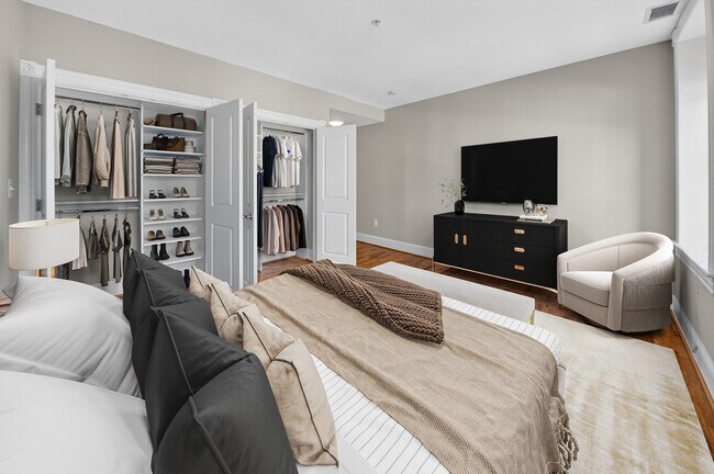 Building Photo - Historic Row Apartments