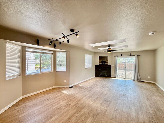 Building Photo - 4631 Fencer Rd