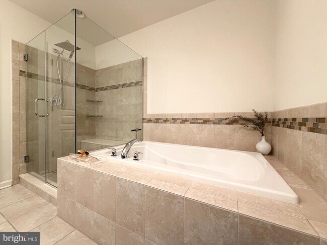 Building Photo - 308 Roarks Trail