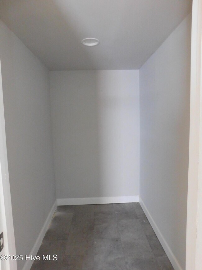 Building Photo - 304 Avenue A