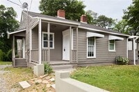 Building Photo - 158 Hedges St SE