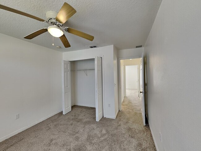Building Photo - 1406 Orlando Pl