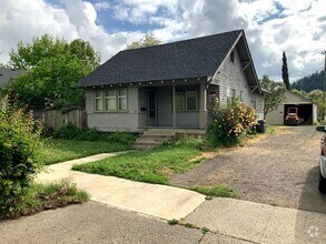 Building Photo - 3 Bedroom in Whiteaker Neighborhood