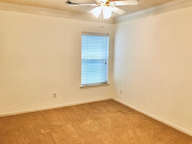 Building Photo - 9311 Cantata Ct