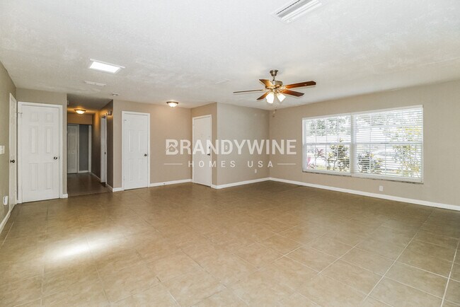 Building Photo - 3221 Thistle Hill Dr