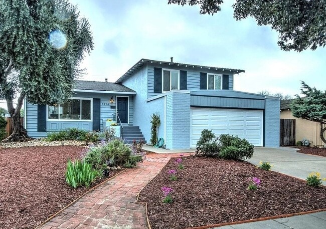 Building Photo - 5954 Sorrel Ave