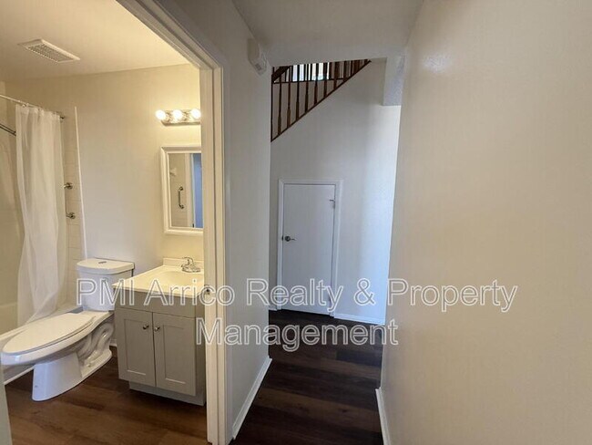 Building Photo - 12653 Longcrest Dr