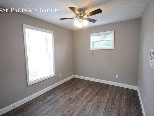 Building Photo - 1322 N 5th St