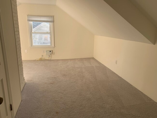 Building Photo - Available Now! 4 Bedroom (with office)-3 Bath- Pets negotiable