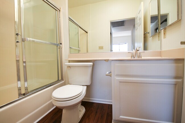 Building Photo - Fulton Apartments