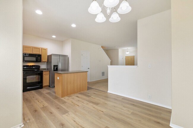 Building Photo - 7475 Countryside Grove