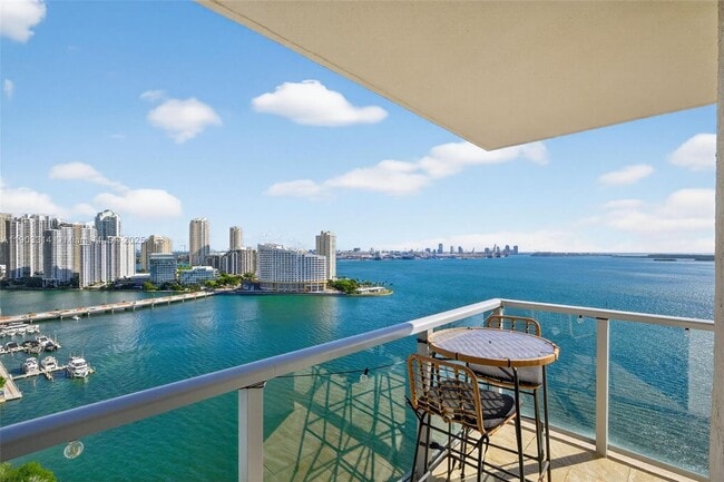 Building Photo - 1155 Brickell Bay Dr