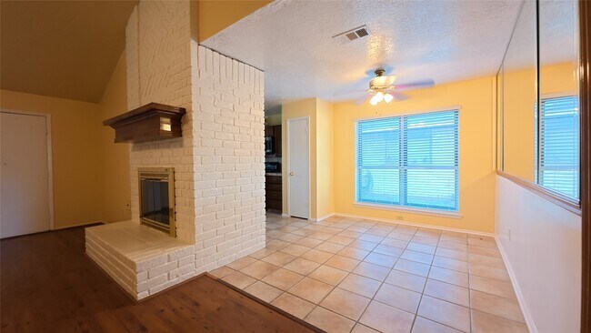 Building Photo - 2410 Goldspring Ln