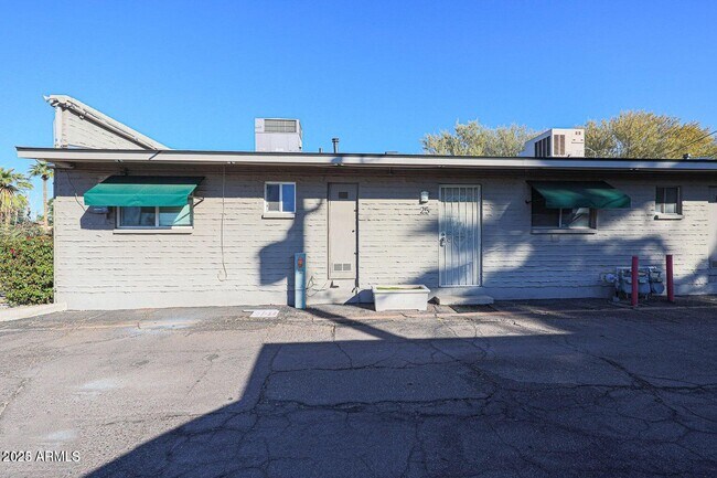 Building Photo - 6819 N 12th St