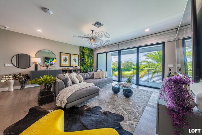 Building Photo - 17119 Aquavera Way
