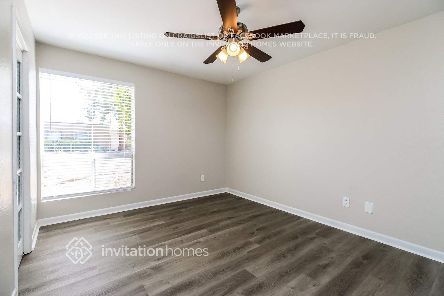 Building Photo - 334 W La Jolla Dr