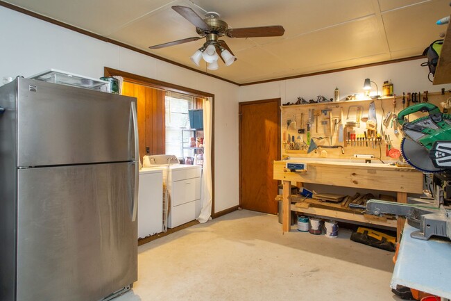 Building Photo - 1525 Fairmont Dr
