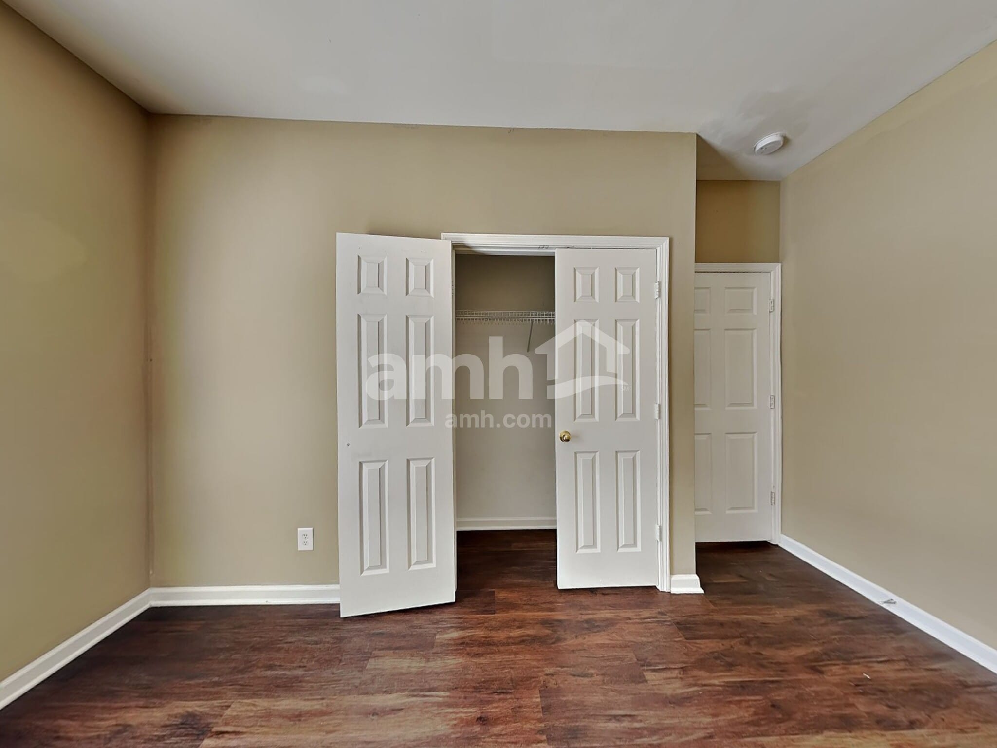 Building Photo - 423 Brownstone St